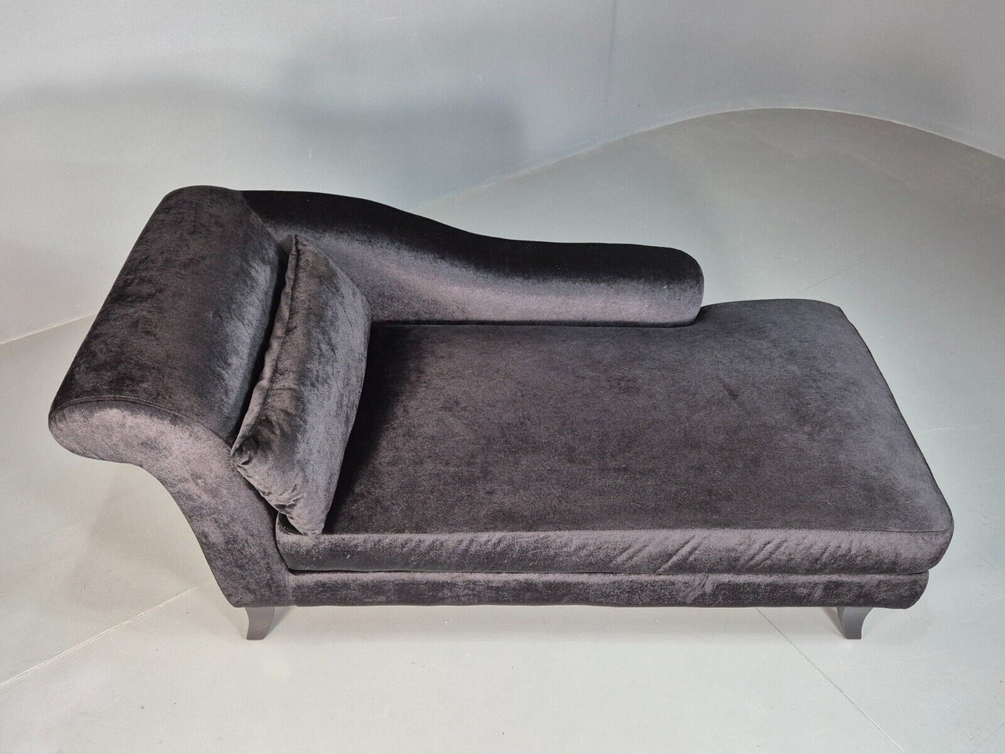 Vintage Chaise Lounge Black Velvet Velour Modern EB8202 VCHA