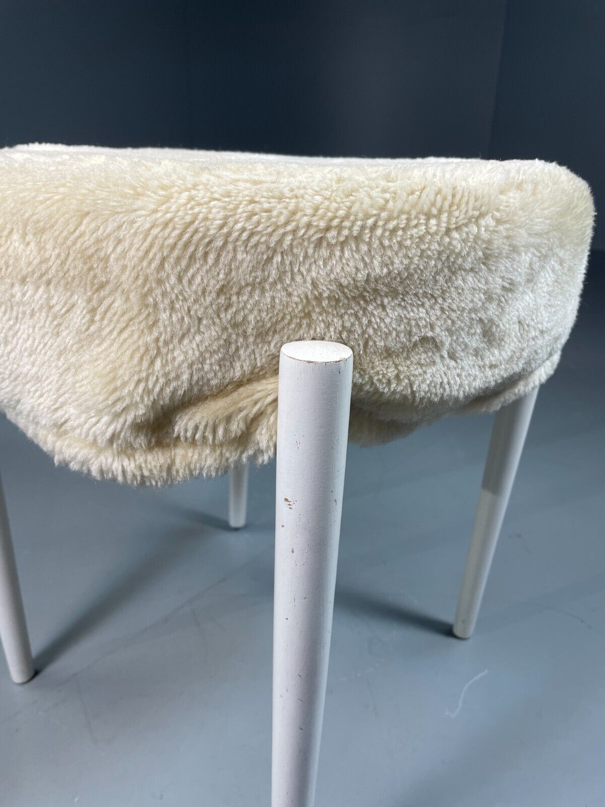 EB6561 Vintage Footstool White Fun Fur Upholstery Retro Mid Century 1960s MFOO