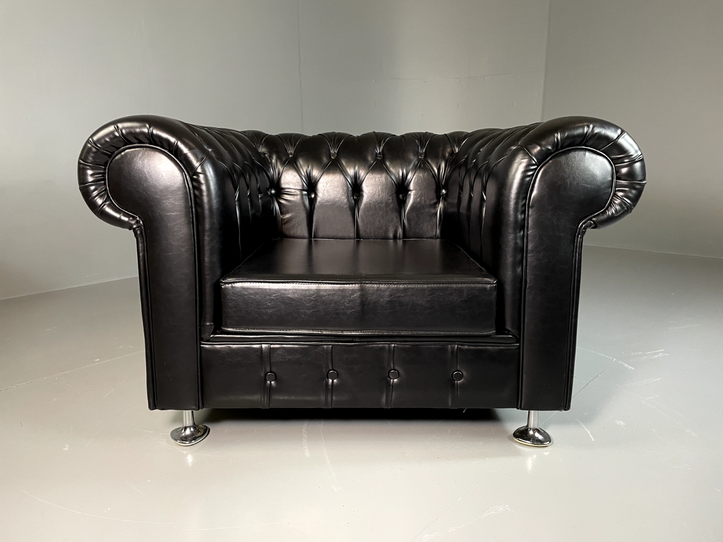 EB6358 Vintage Chesterfield Black Vegan Leather Retro VCHE