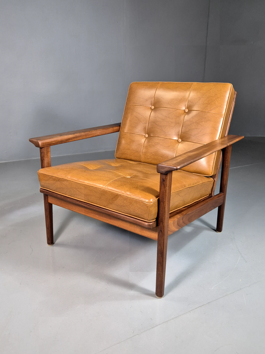 EB7339 Vintage Danish Lounge Chair Tan Vinyl Teak frame Retro MCM MNOR