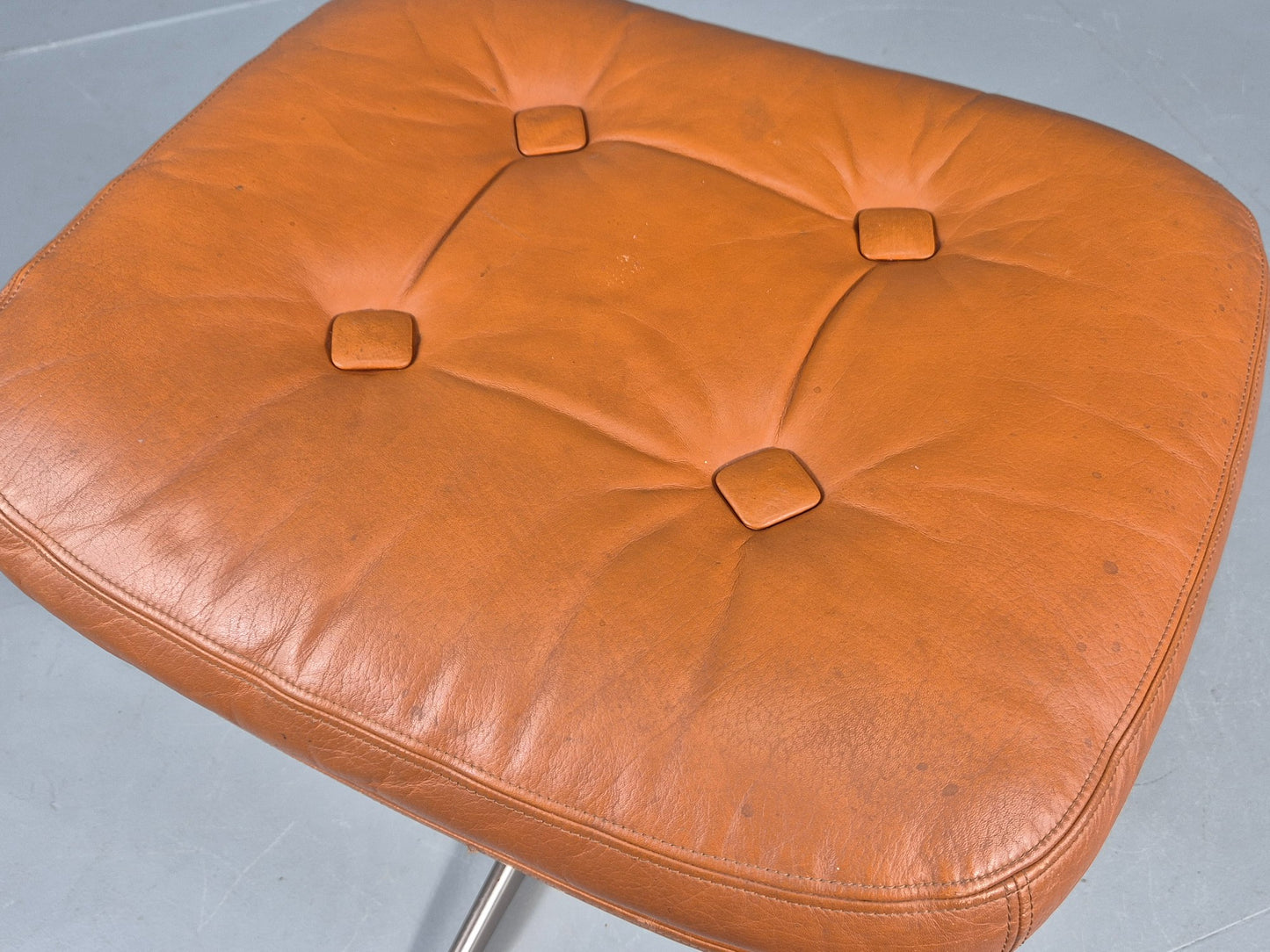 Vintage Danish Mid Century Footstool Tan Leather Swivel Base Retro 1960s EB12151