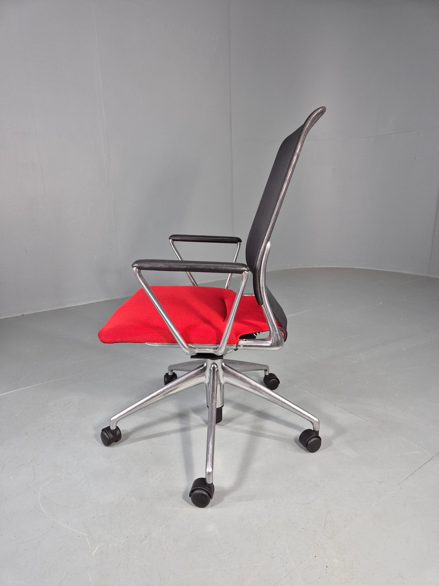 Vintage Vitra Media Office Chair Red and Black EB12245