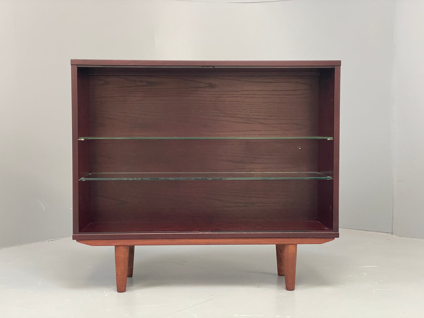 Vintage Dark Oak Bookcase Adjustable Glass Shelving By Beaver & Tapley EB112894
