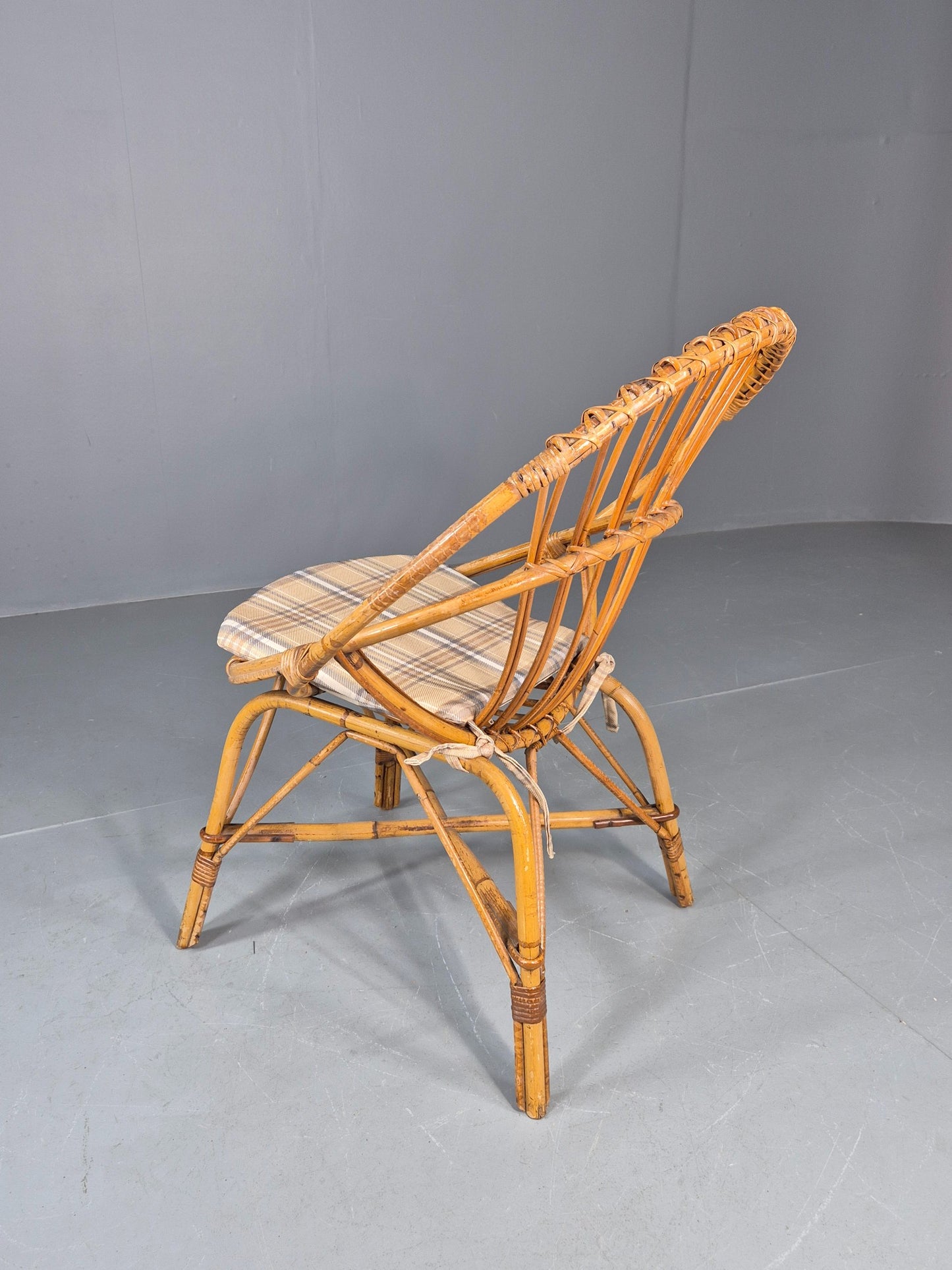 Vintage 1960s Cane Circle Tub Chair Tartan Cushion Retro EB10635