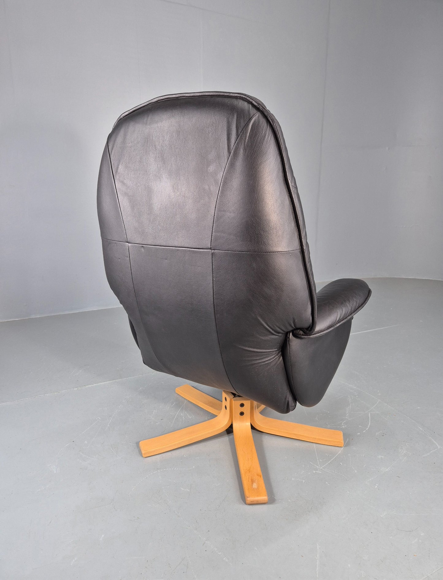 Vintage Leather Swivel Recline Armchair Black 1980s Design Retro EB12313