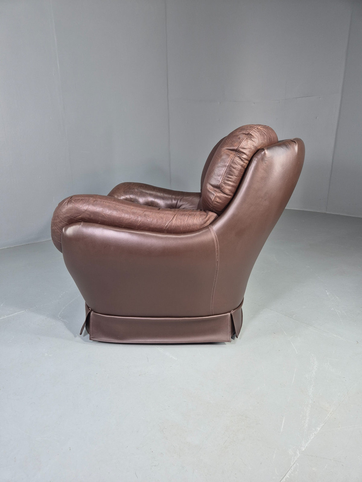 A Vintage Danish Leather and Vinyl Lounge Chair 1980s Retro MCM  EB13091