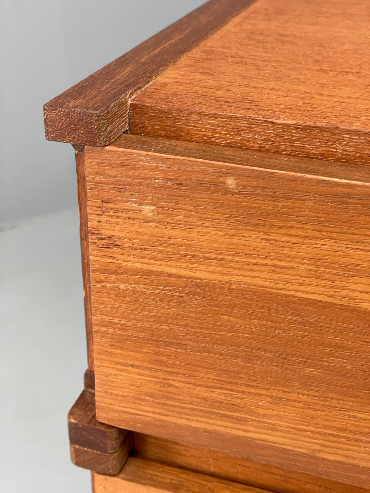 Vintage Chest of Drawers Teak Retro Mid Century White Interior EB13105