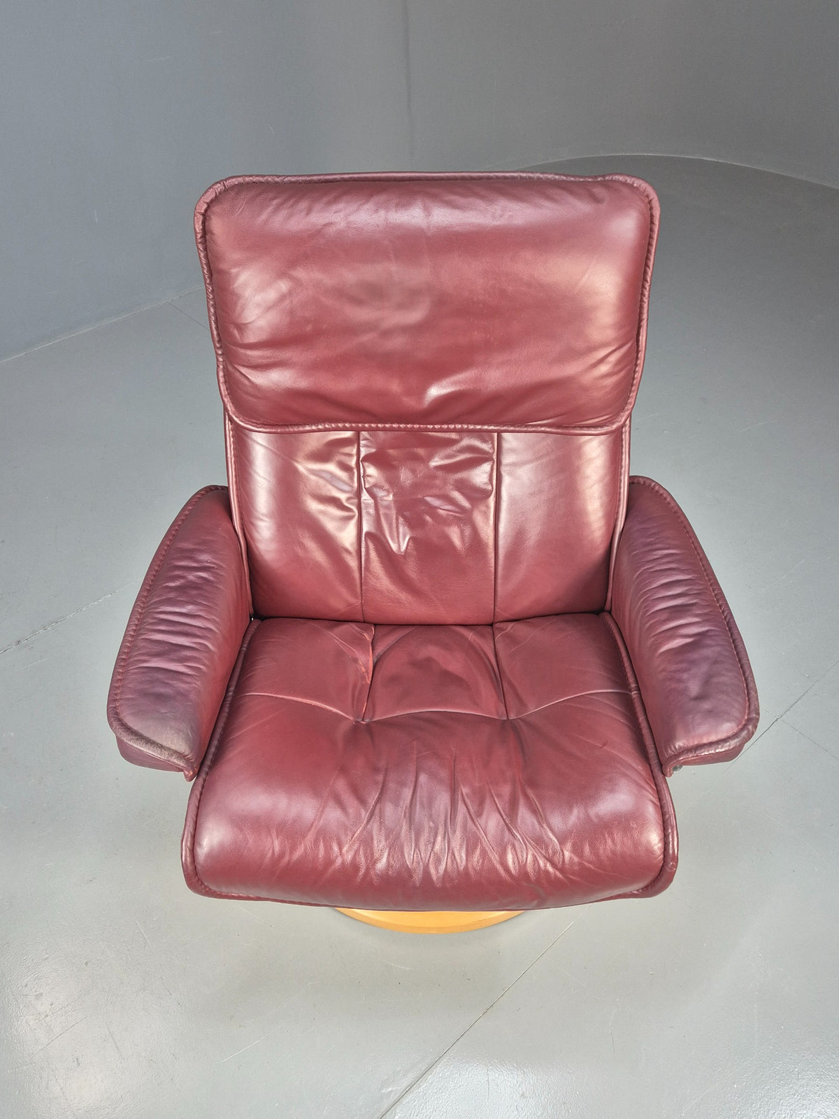 Vintage Ekornes Stressless Swivel Recline Chair Leather Bentwood EB8491