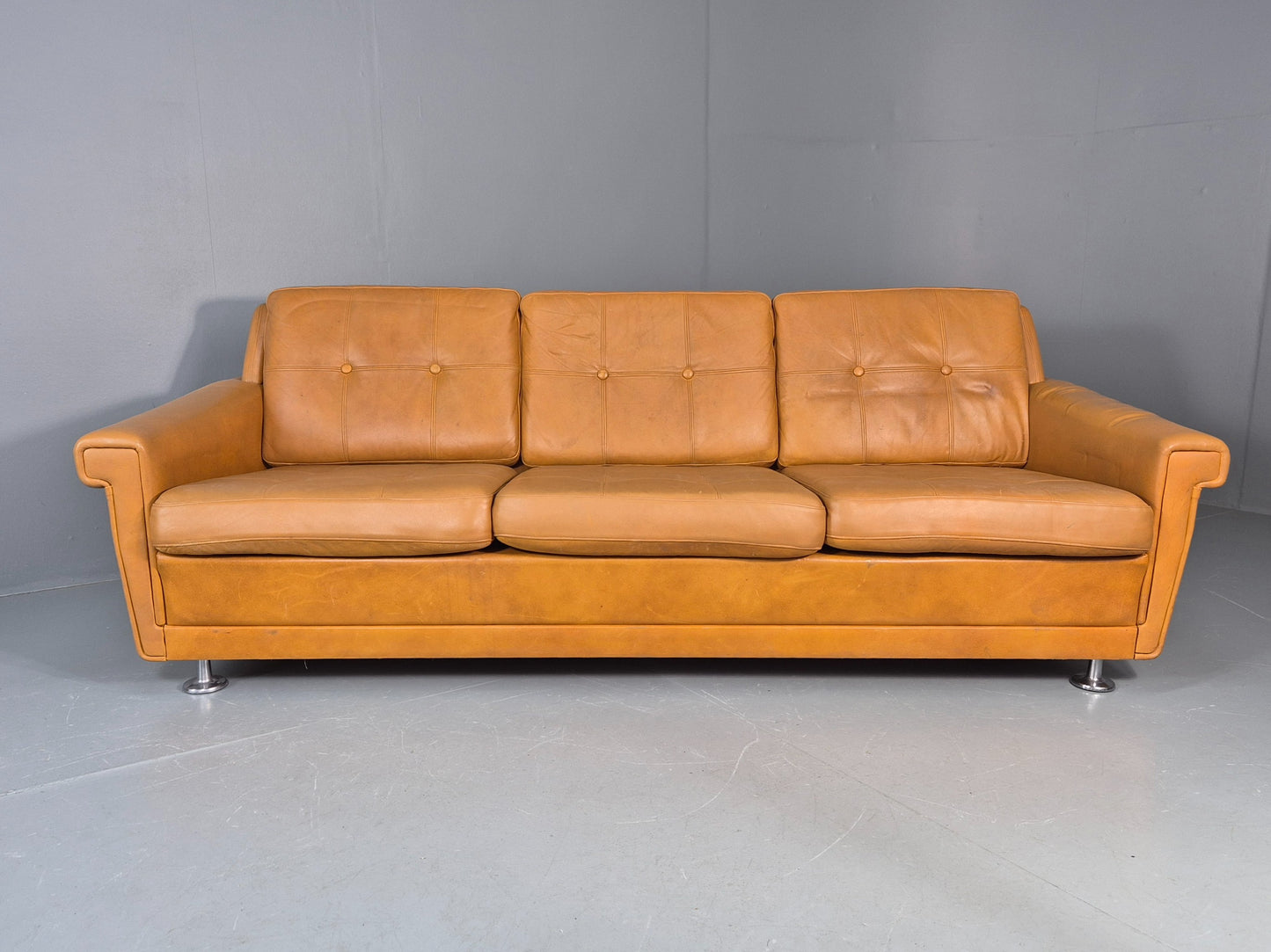 Vintage 3 Seater Mid Century Sofa Tan Leather 1970s Retro Chrome Feet  EB11773