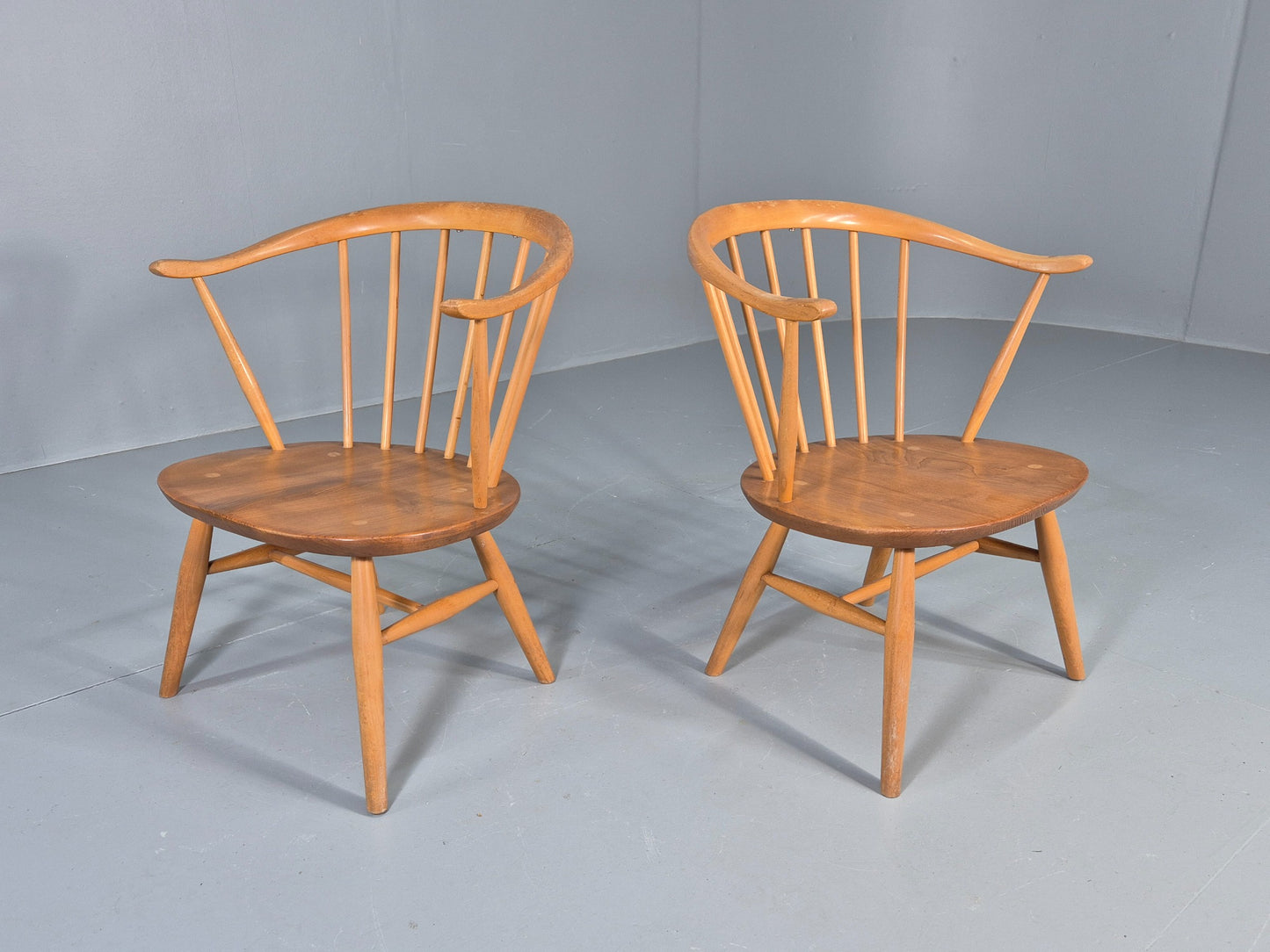 2 Ercol Cowhorn Elbow Chairs Blonde Wood 1960s Short Legged Retro MCM EB12459
