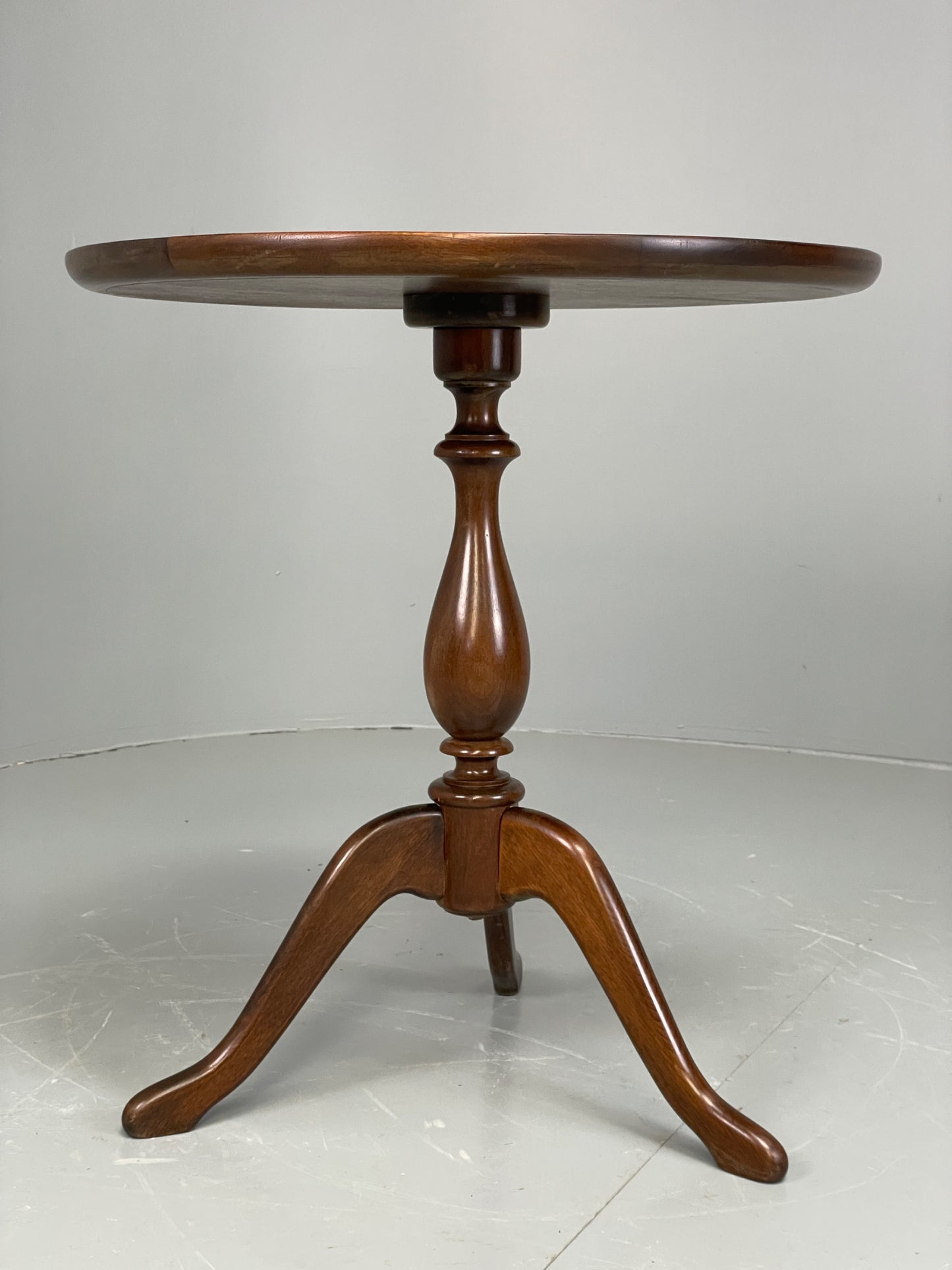 Vintage Circular Side Table 1950s Danish Walnut Mahogany Coffee Table EB12276