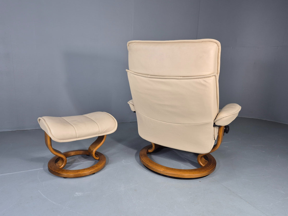 Vintage Stressless Chair and Stool Cream Leather Ekornes Original 1990s EB13078