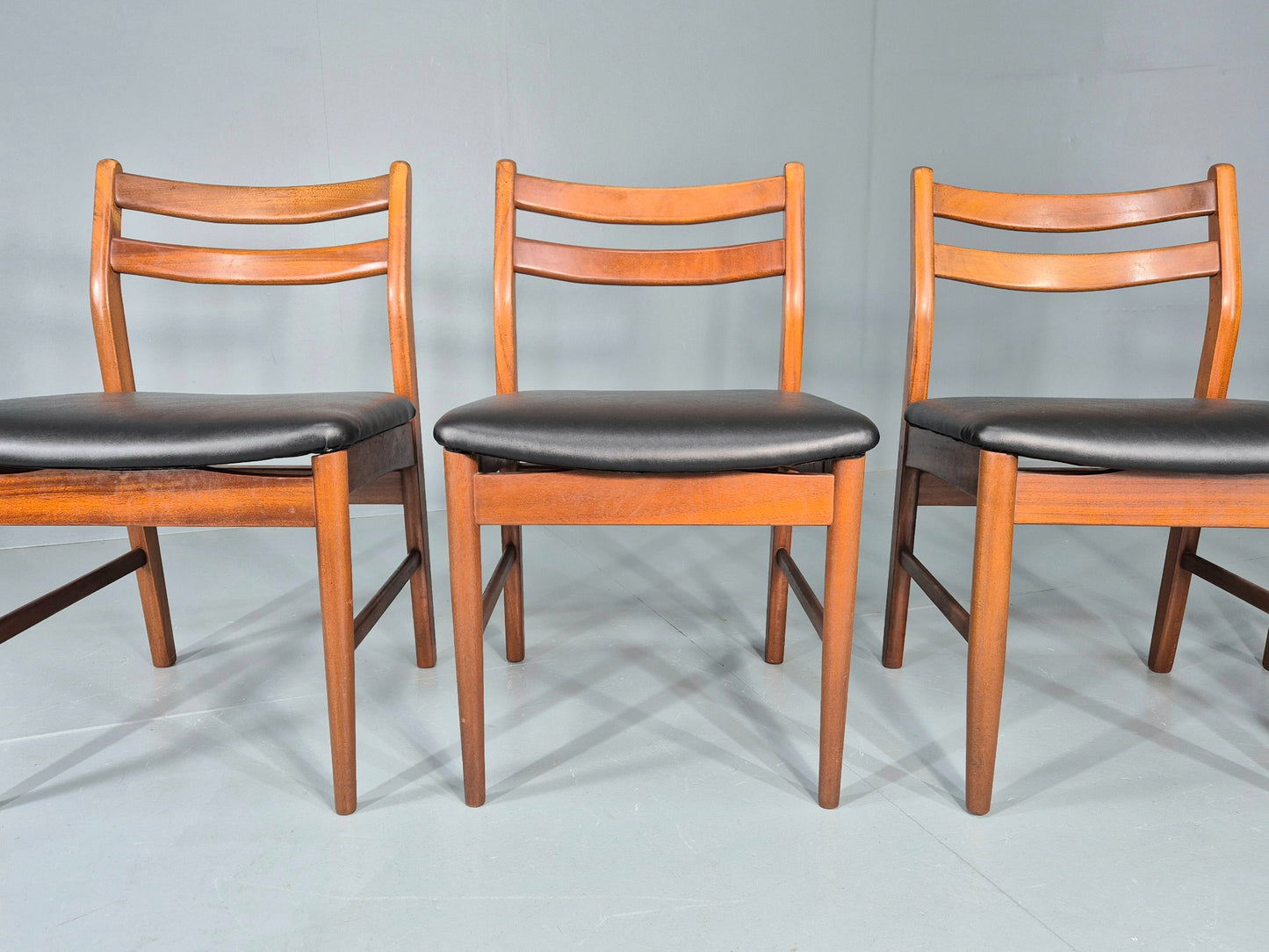 4 Vintage Jentique Dining Chairs Teak Frames Black Vinyl 60s RETRO MCM EB1195