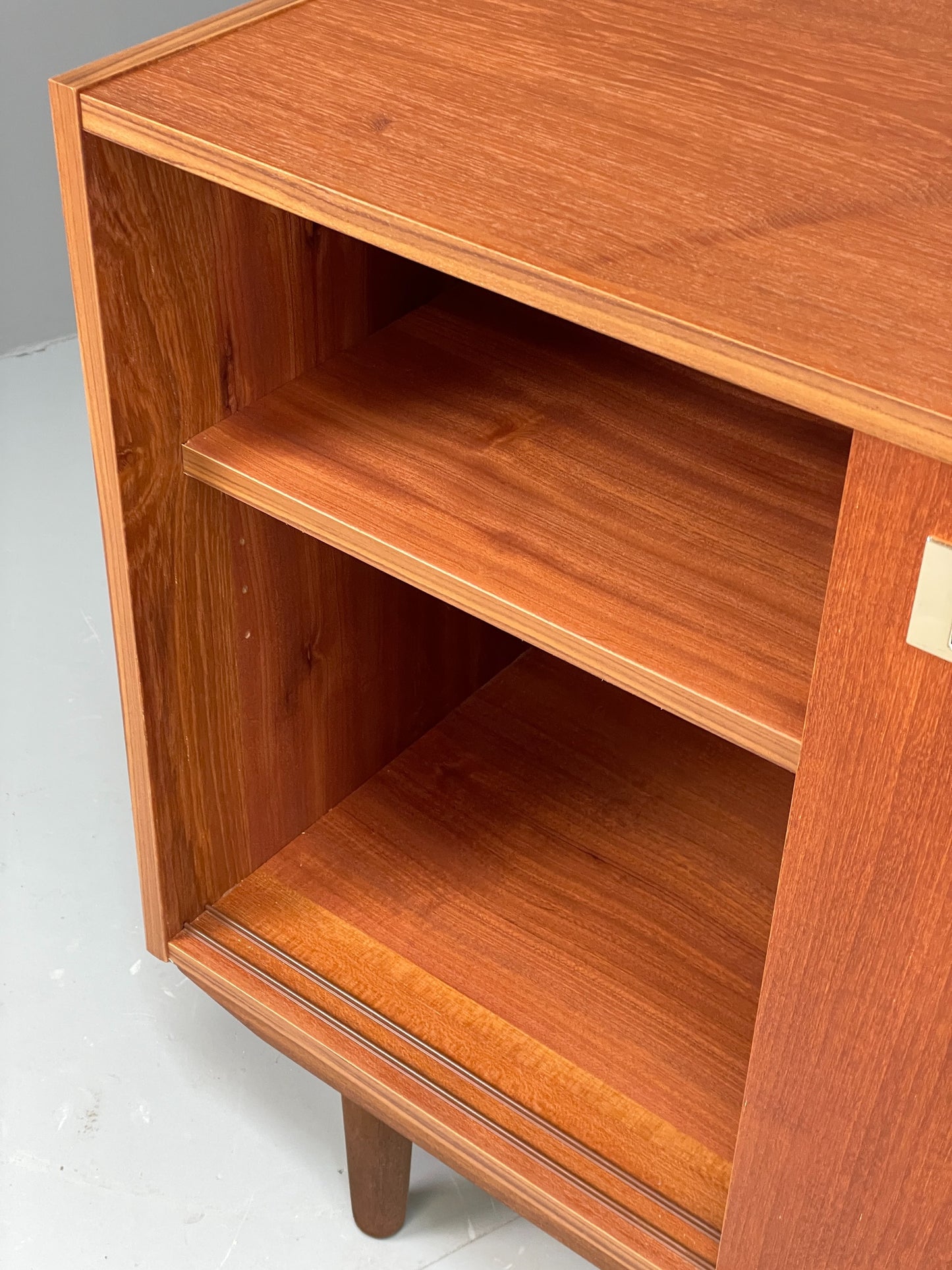 Vintage 1970s Teak Cabinet Sliding Doors Retro Handles Shelving EB11503