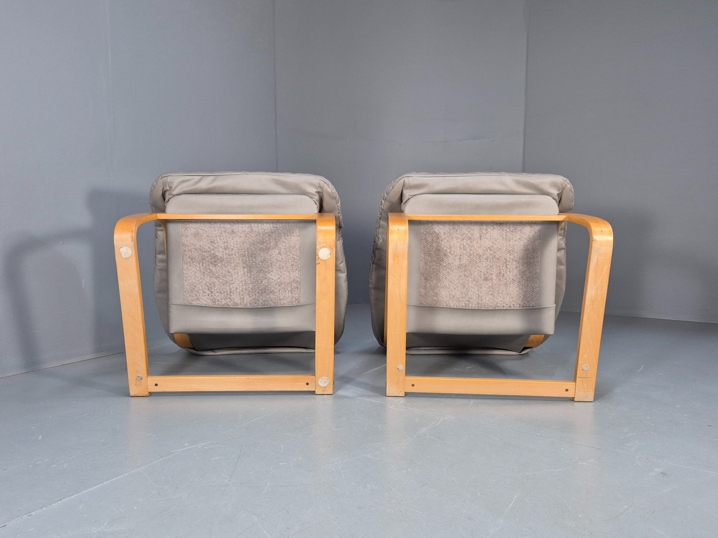 2 Vintage 1980s Leather Lounge Chairs Bentwood Frames Danish Retro MCM EB09253