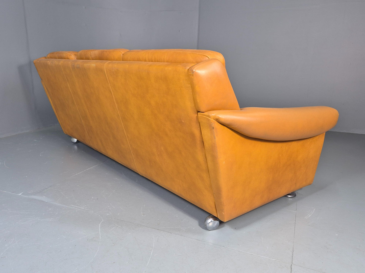 Vintage 3 Seater Mid Century Sofa Tan Leather 1970s Retro Chrome Feet  EB11773