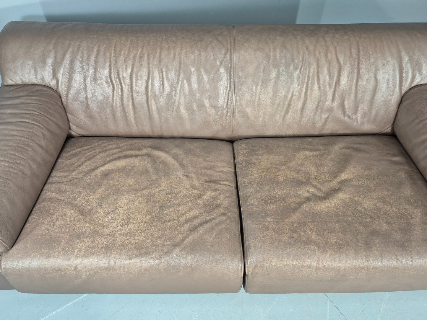 Vintage 2.5 Seater Sofa Taupe Leather Modern Design De Sede Style EB12477