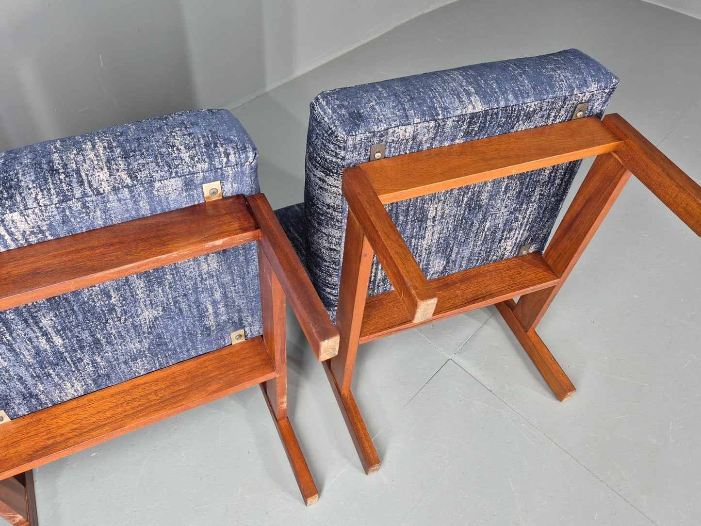 2 Vintage Lounge Chairs 1960s Mid Century Design Teak Frame Guy Rogers EB11848