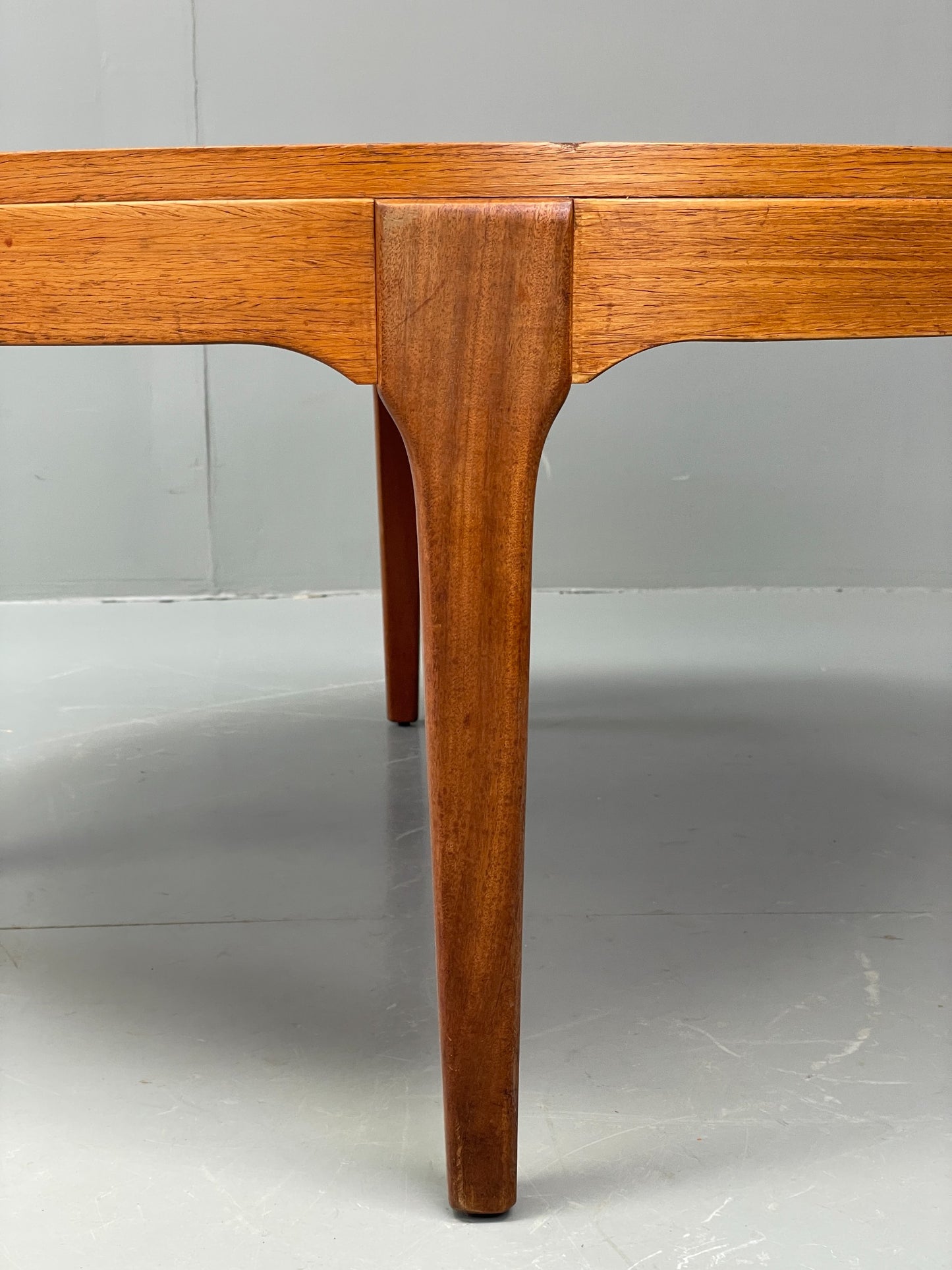 Vintage Circular Coffee Table By Stonehill 1960s Retro Teak Quartered EB12200