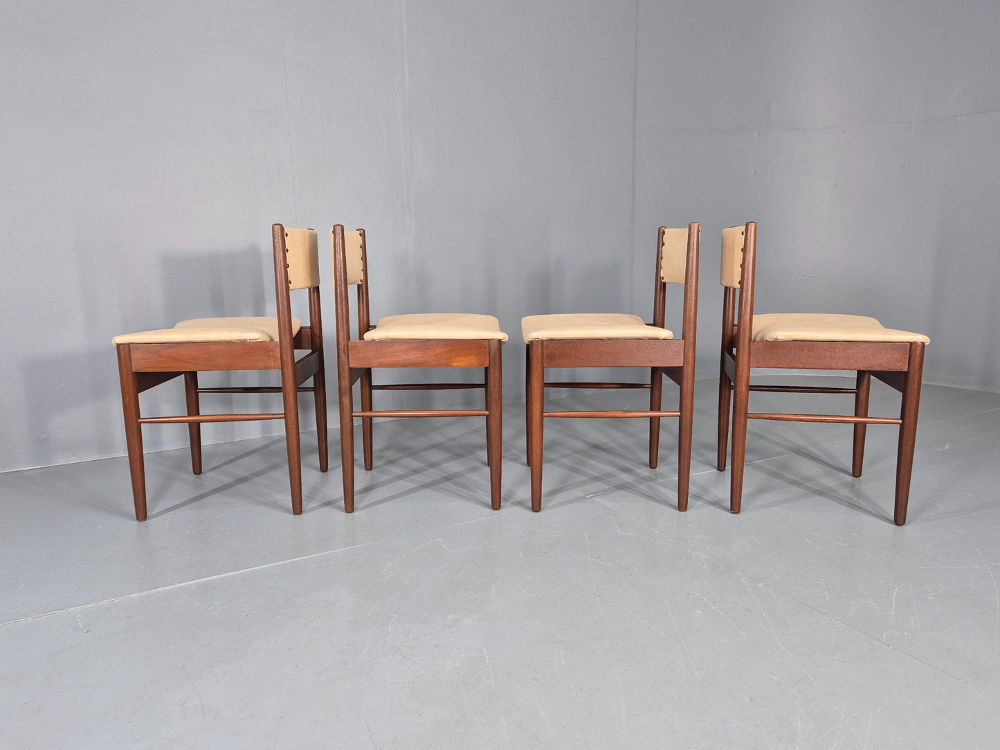 4 Vintage Scandart Dining Chairs Cream Vinyl Teak Frame 1960s MCM Retro EB12188