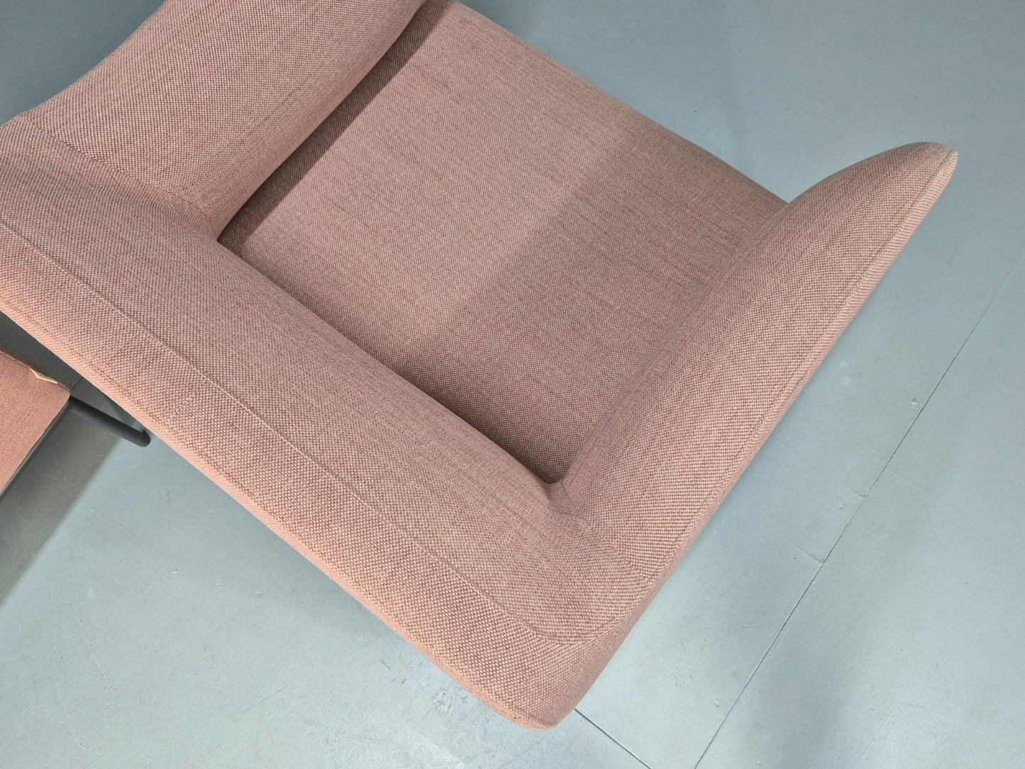 2 Roger Lewis Modern Design Armchairs Pink Wool Upholstery EB9952 MNOR