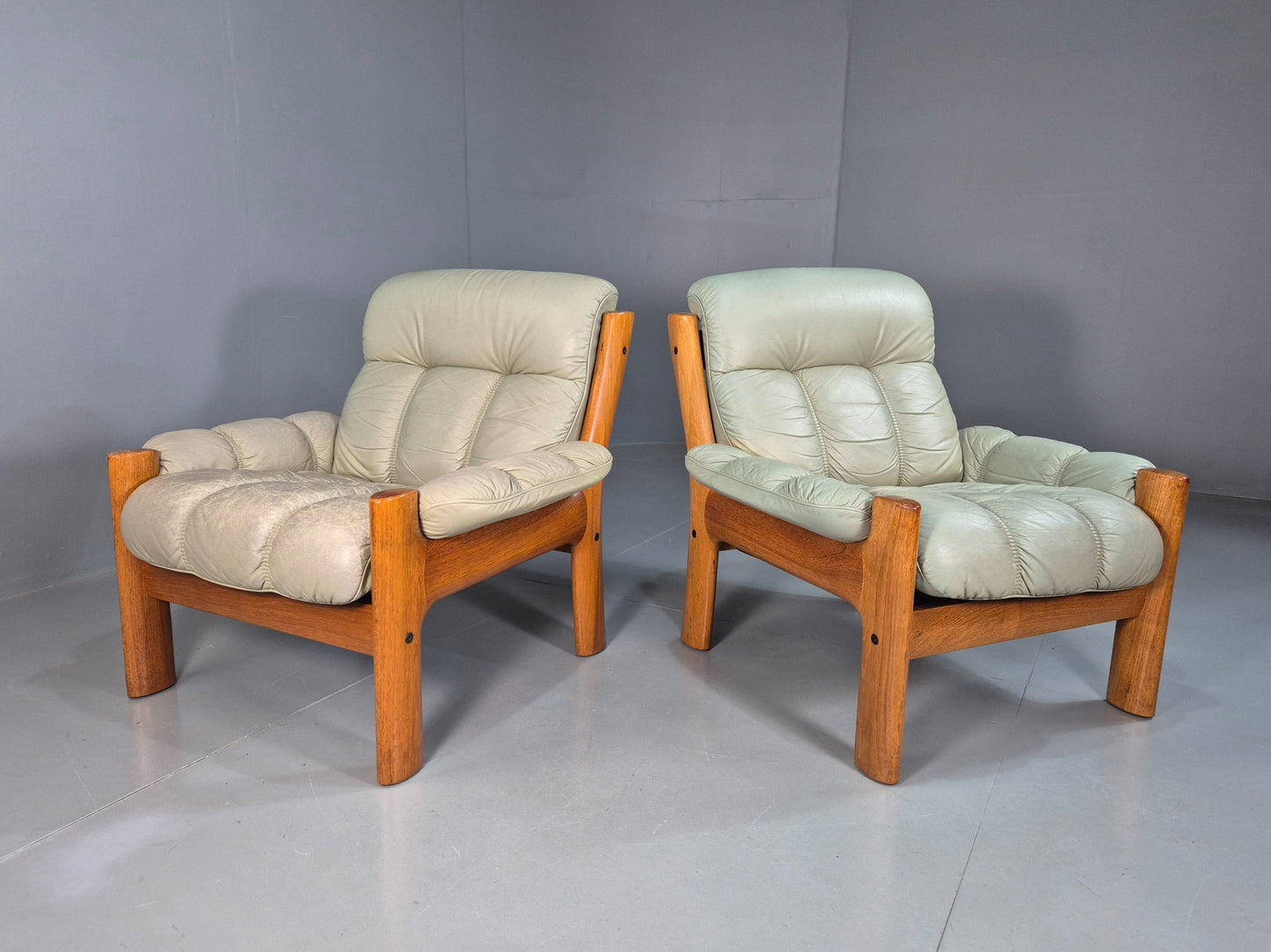 2 Vintage Ekornes Montana Lounge Chairs Teak Frames 1980s Retro MCM EB07995