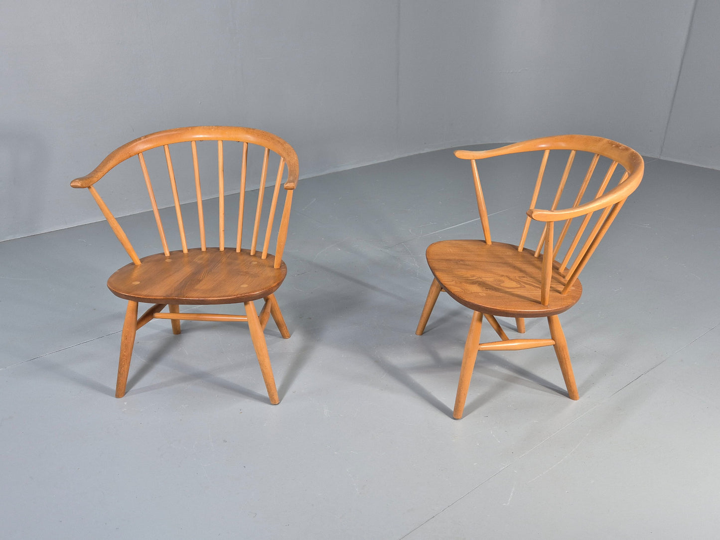 2 Ercol Cowhorn Elbow Chairs Blonde Wood 1960s Short Legged Retro MCM EB12459