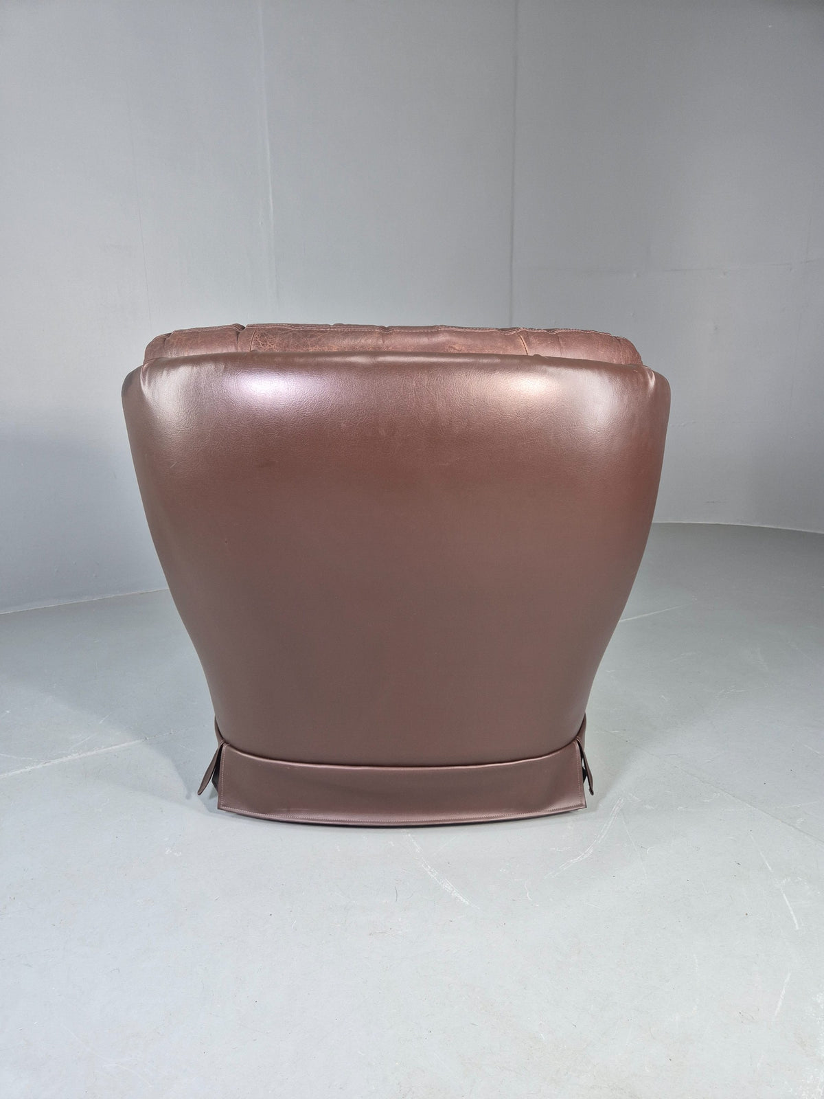 A Vintage Danish Leather and Vinyl Lounge Chair 1980s Retro MCM  EB13091