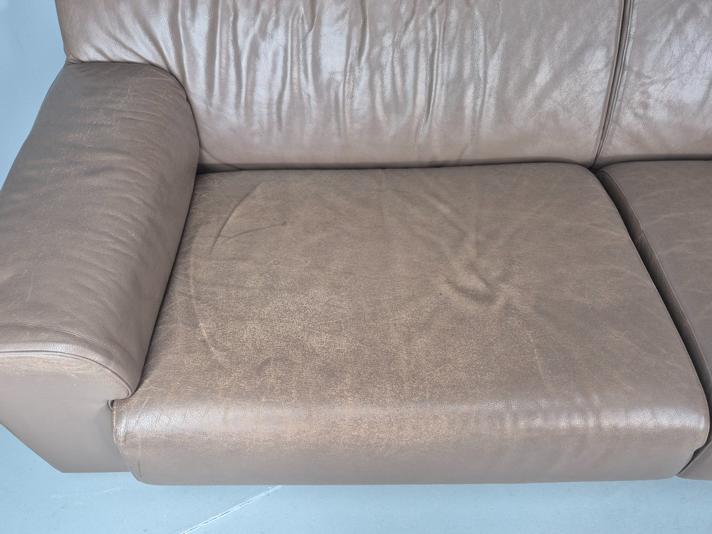 Vintage 3 seater sofa Leather Upholstery Modern Design EB12478