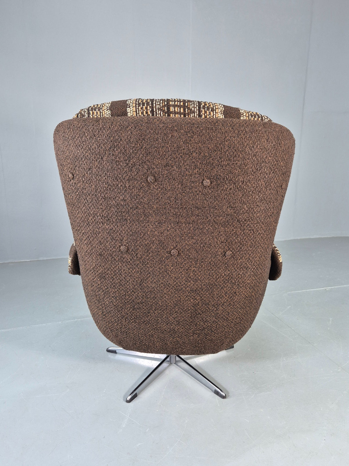 Vintage Egg Chair 1980s Retro Original Cloth Modern Design Brown Cream EB13066