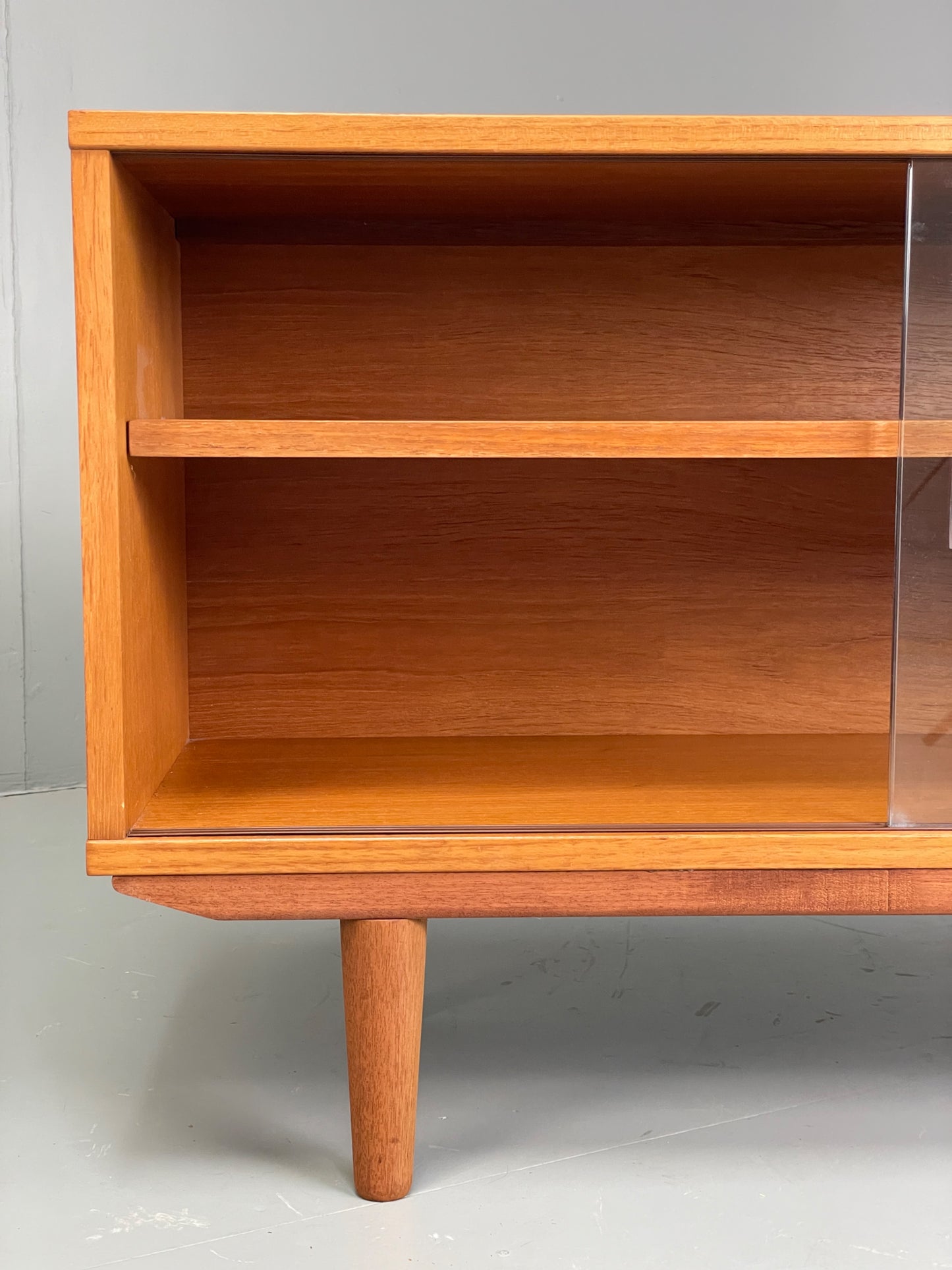 Vintage 1970s Teak Cabinet Glass Sliding Door Retro Mid Century Shelving EB12932