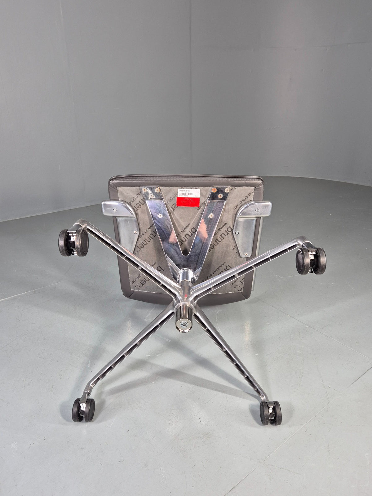 Modern Design Brunner Finasoft Conference Chair Grey Leather EB12997
