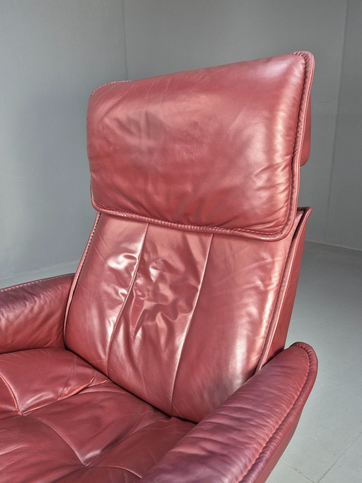 Vintage Ekornes Stressless Swivel Recline Chair Leather Bentwood EB8491