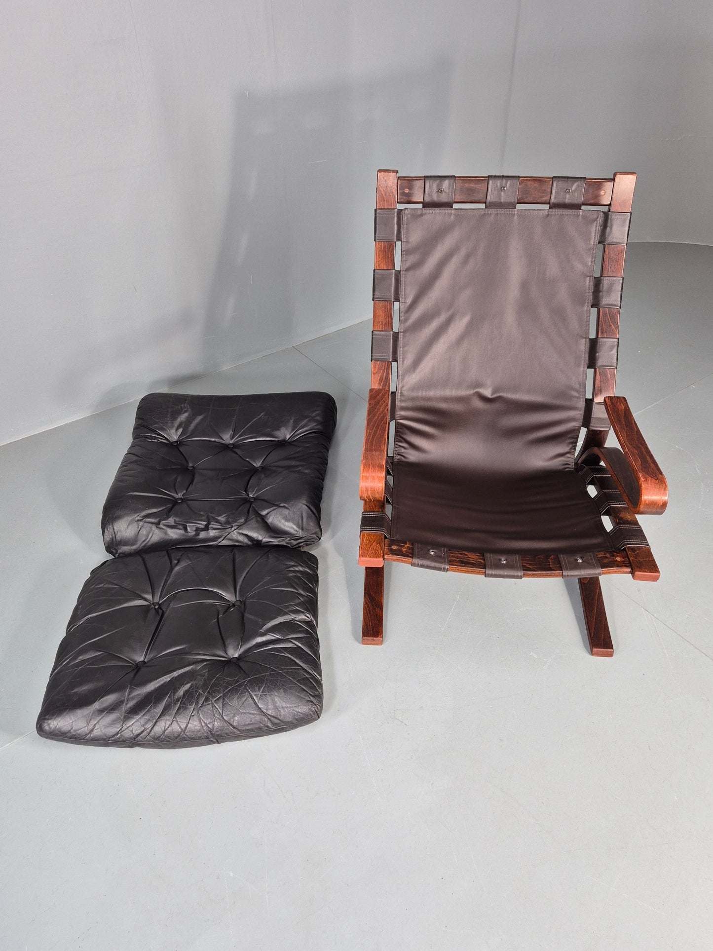 Vintage Mid Century Lounge Chair Black leather Skyline Model 1970s Retro EB12126