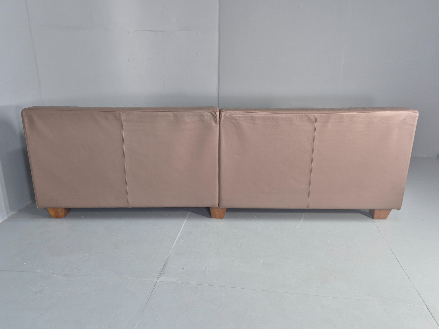 Vintage 3 seater sofa Leather Upholstery Modern Design EB12478
