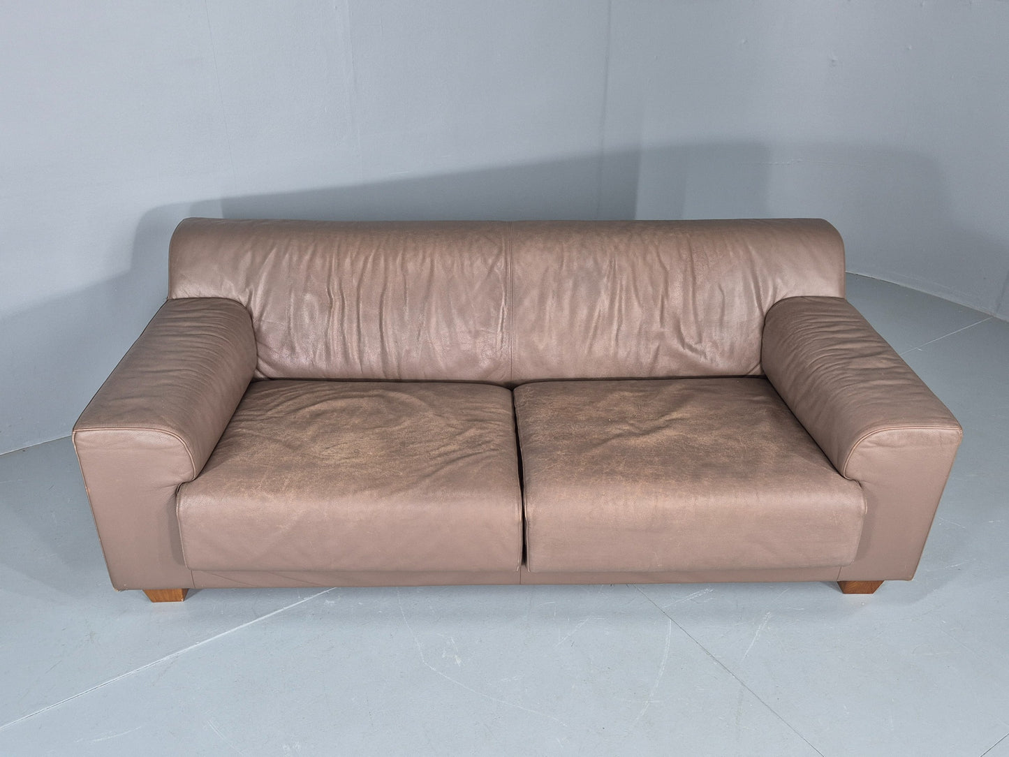 Vintage 2.5 Seater Sofa Taupe Leather Modern Design De Sede Style EB12477