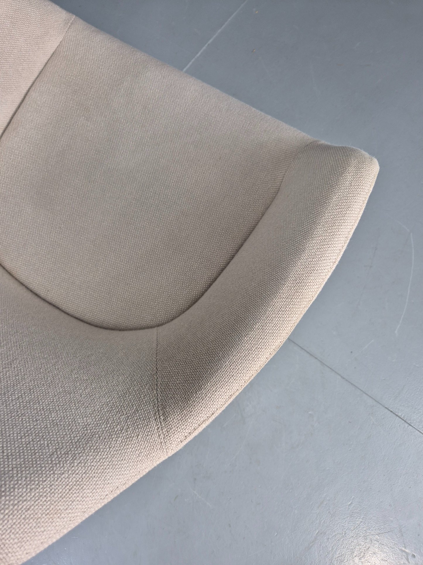 Vintage Swivel Tub Chair Hitch Mylius Modern Design Retro Cream EB12847