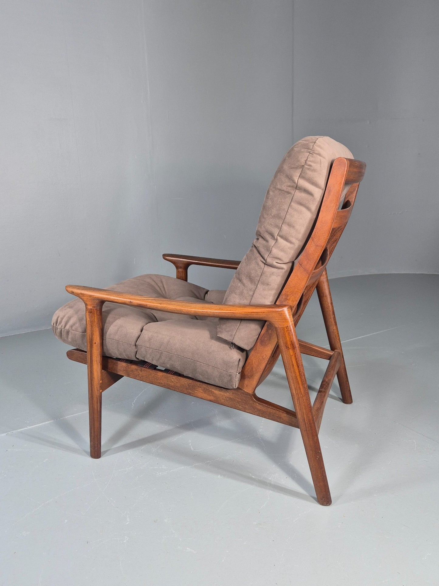 Vintage Guy Rogers New Yorker Longe Chair New Upholstery 1970s Retro EB11958