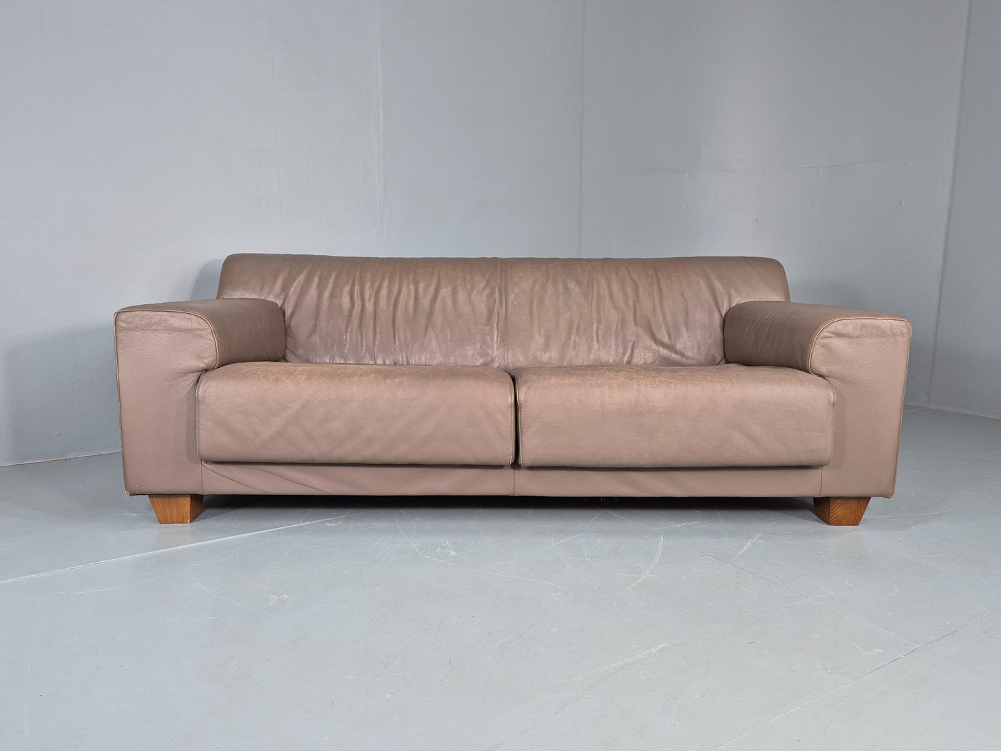 Vintage 2.5 Seater Sofa Taupe Leather Modern Design De Sede Style EB12477