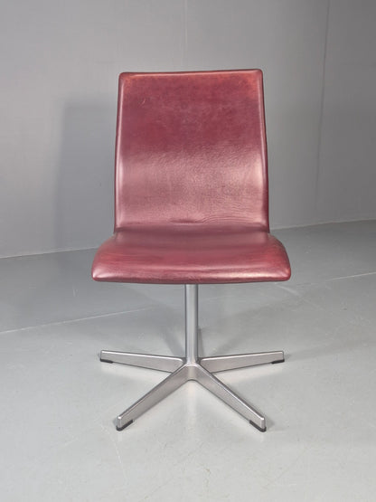 Vintage Fritz Hansen Oxford Chair Arne Jacobsen Design 2004 MCM EB11751 MSWI1