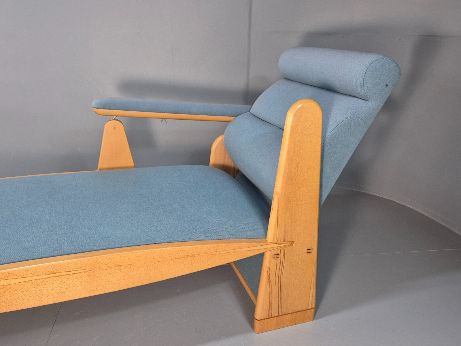 Vintage Modern Design Chaise Lounge By John Barnard in 1996 EB9675 VCHA - UKDK FURNITURE