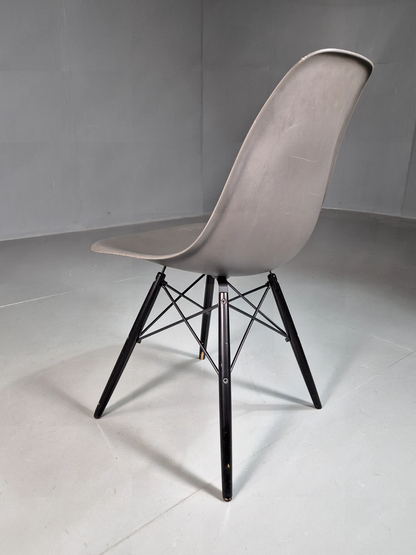 Vintage Vitra Eames Chair DSW Licensed Original MCM EB7373 MDIN6