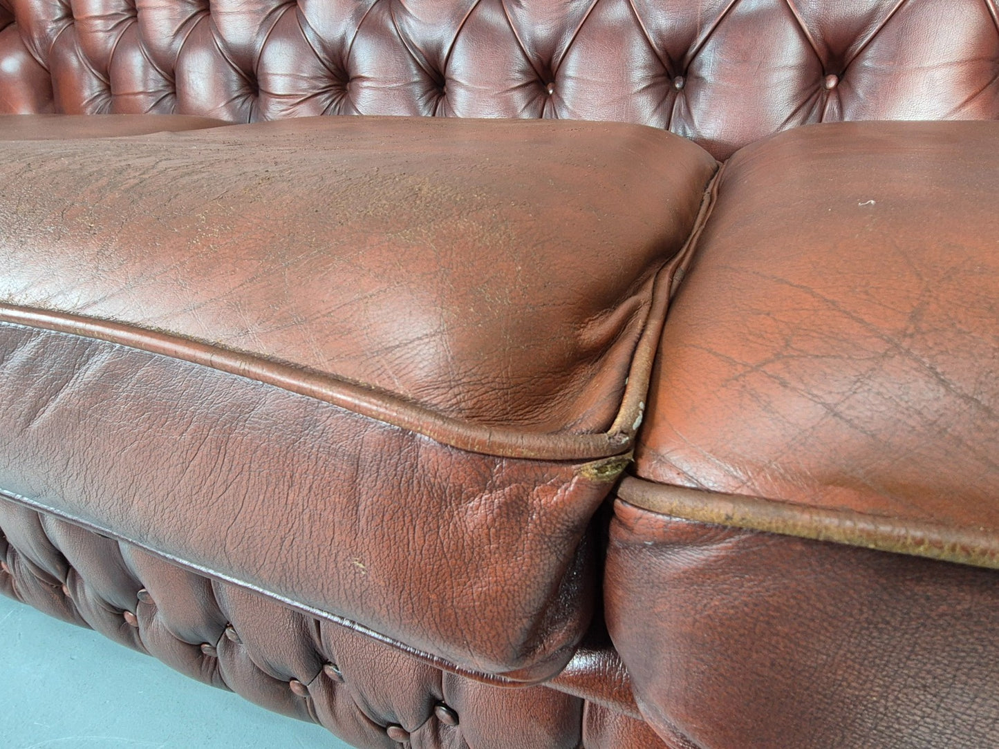 Three Seater Red Leather Chesterfield Quality Version Retro EB11031 VCHE13