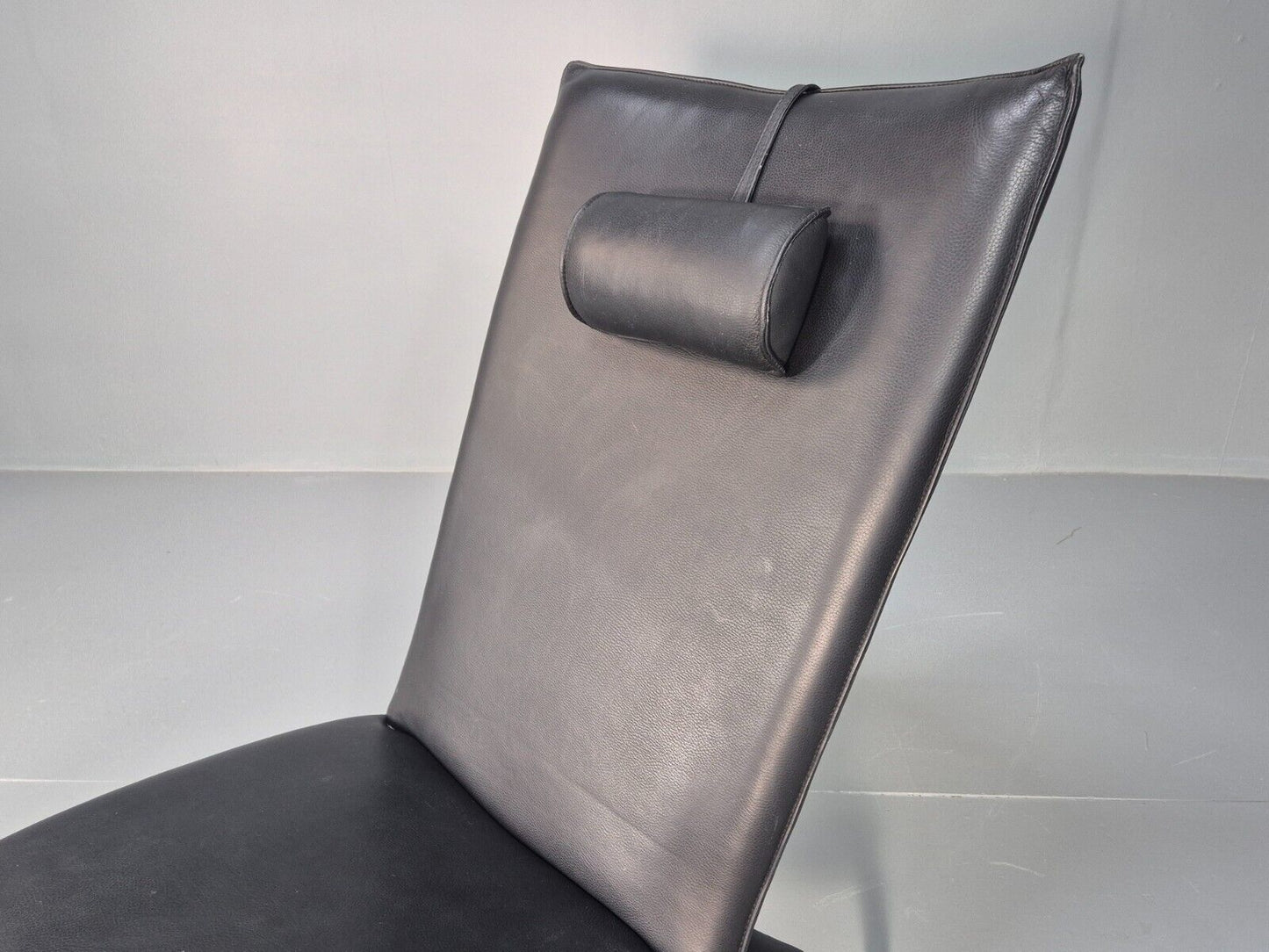 Vintage Chaise Daybed Black Leather Chrome Modern Design Retro Siren EB8911 M4SS - UKDK FURNITURE