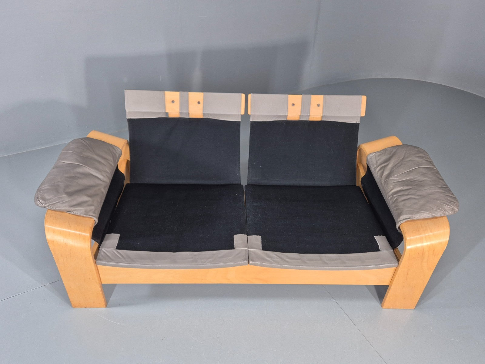 Two Seater Vintage Settee Bentwood and Grey Leather 1980s Retro MCM EB11390 M2SS6