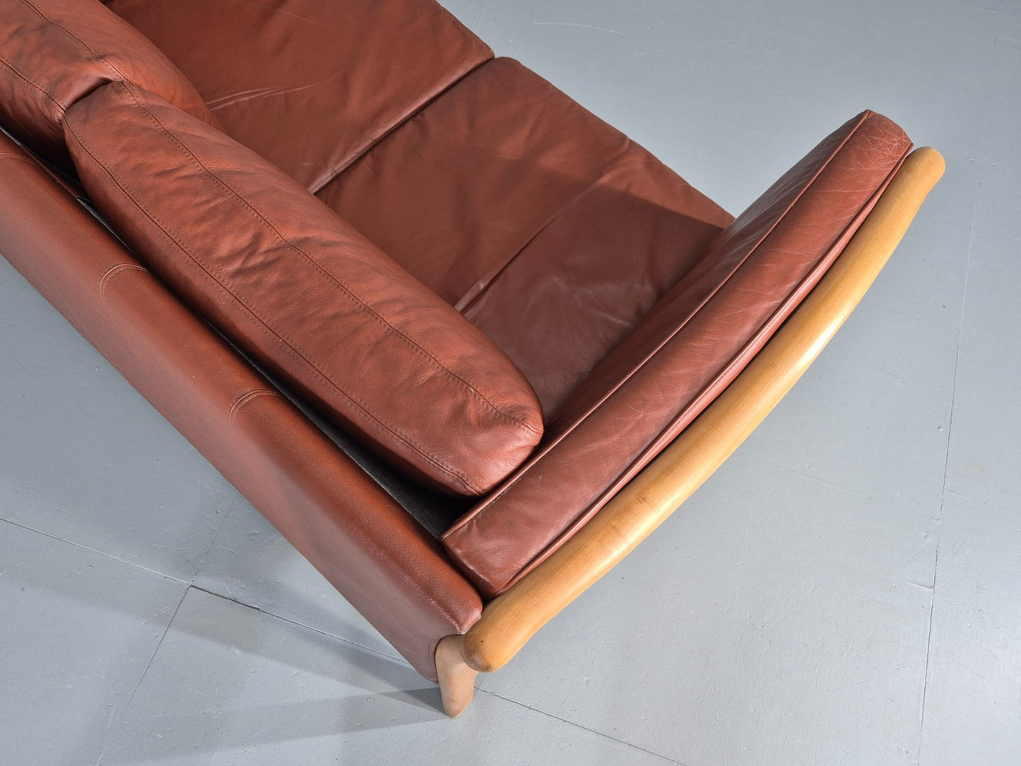 Vintage Stouby 2 Seat Sofa Reddy Brown Leather Beech Ends Retro EB10509 M2SS16