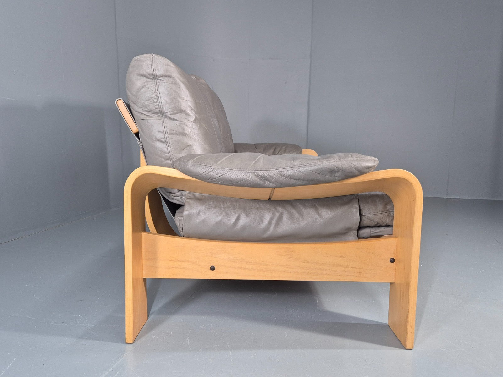 Two Seater Vintage Settee Bentwood and Grey Leather 1980s Retro MCM EB11390 M2SS10