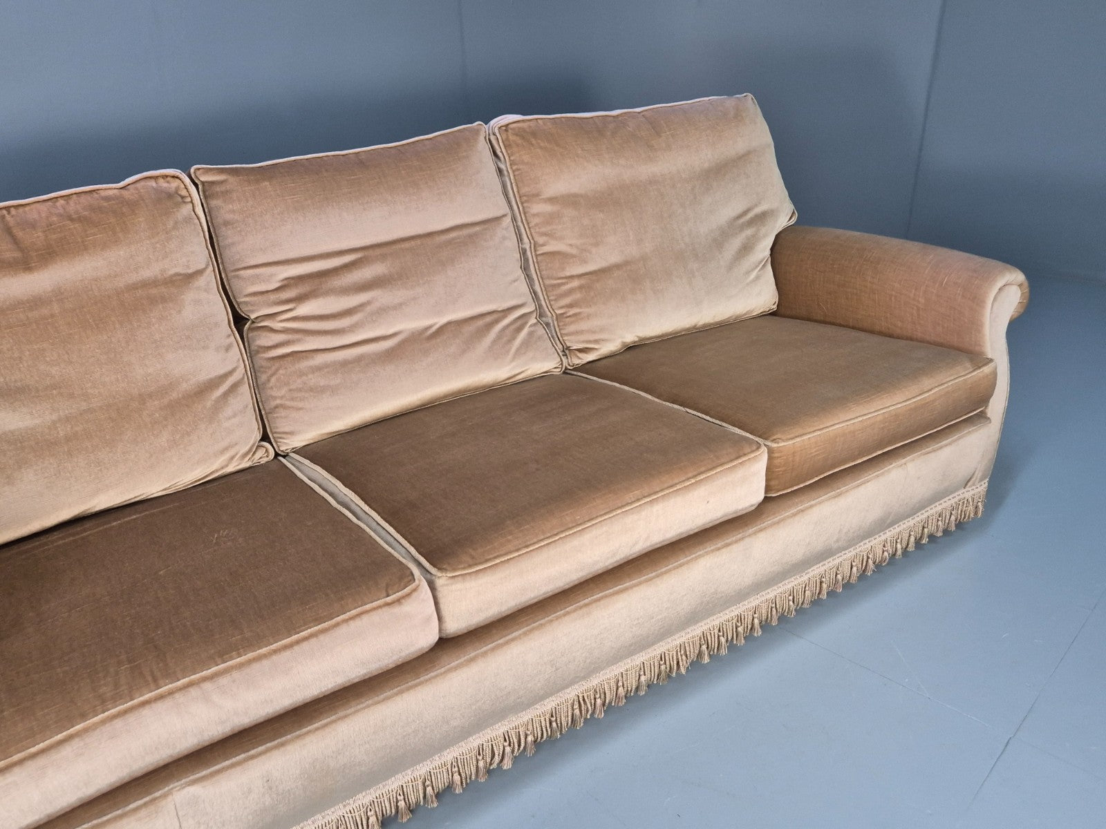 1970s Gold Velour Luxury Three Seater Settee tassels Retro   EB10632 V3SS4