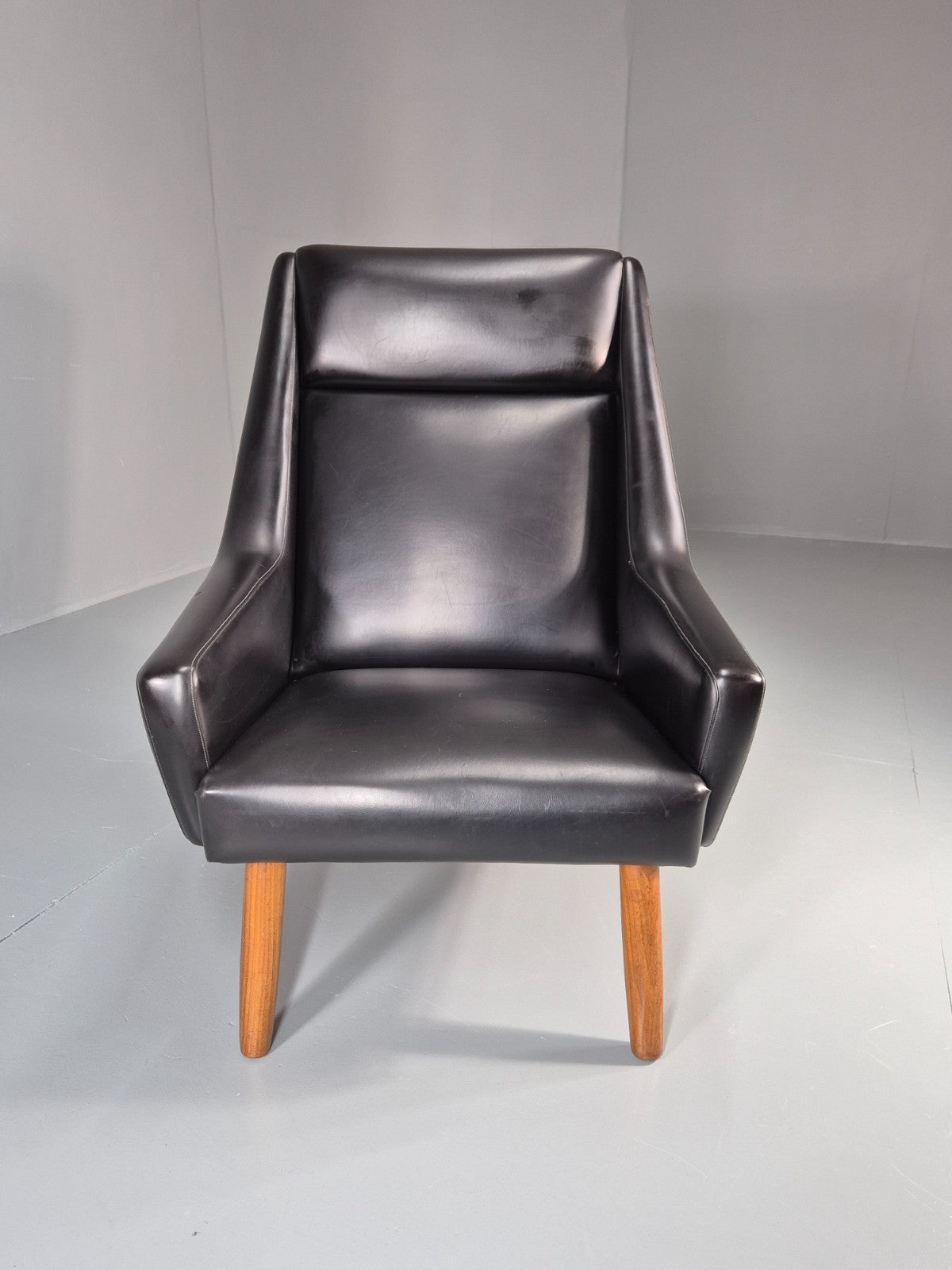 1960s High Back Lounge Chair Vintage Danish MCM Retro Teak Legs EB11330 MNOR2
