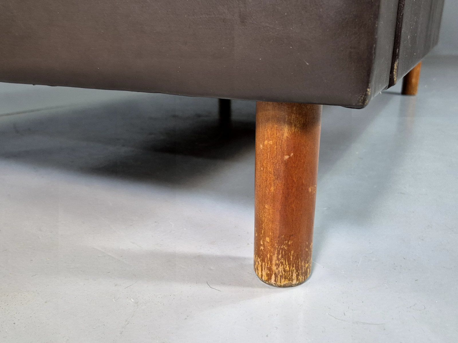 2 Seat Sofa Vintage Danish Brown Leather 1970s Retro MCM EB7314 M2SS17